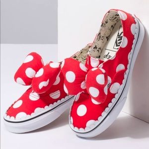 Vans Disney Minnie’s Bow Slip On For Kids Limited